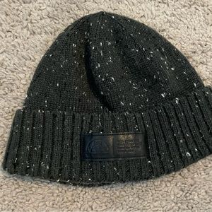 Women’s North Face cuffed beanie